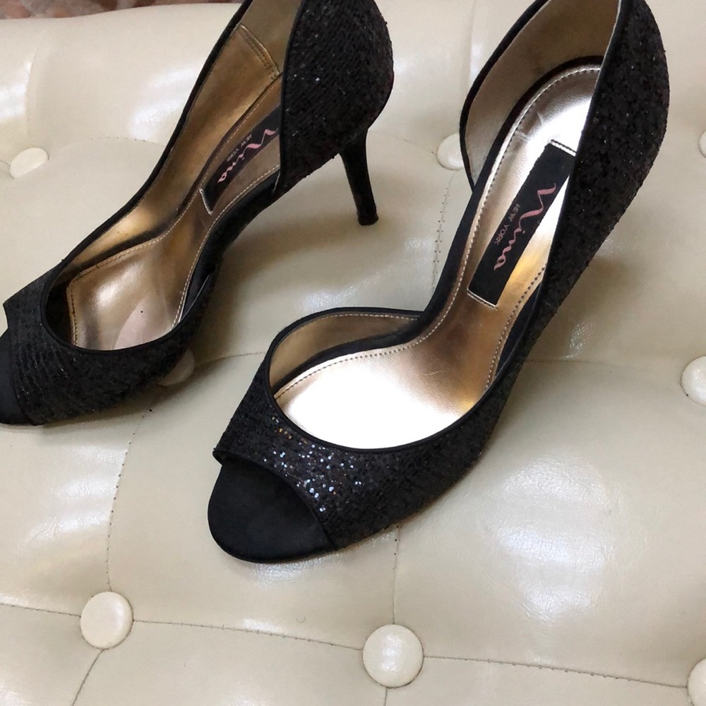 Nina dress up shoes, size 7 black pump